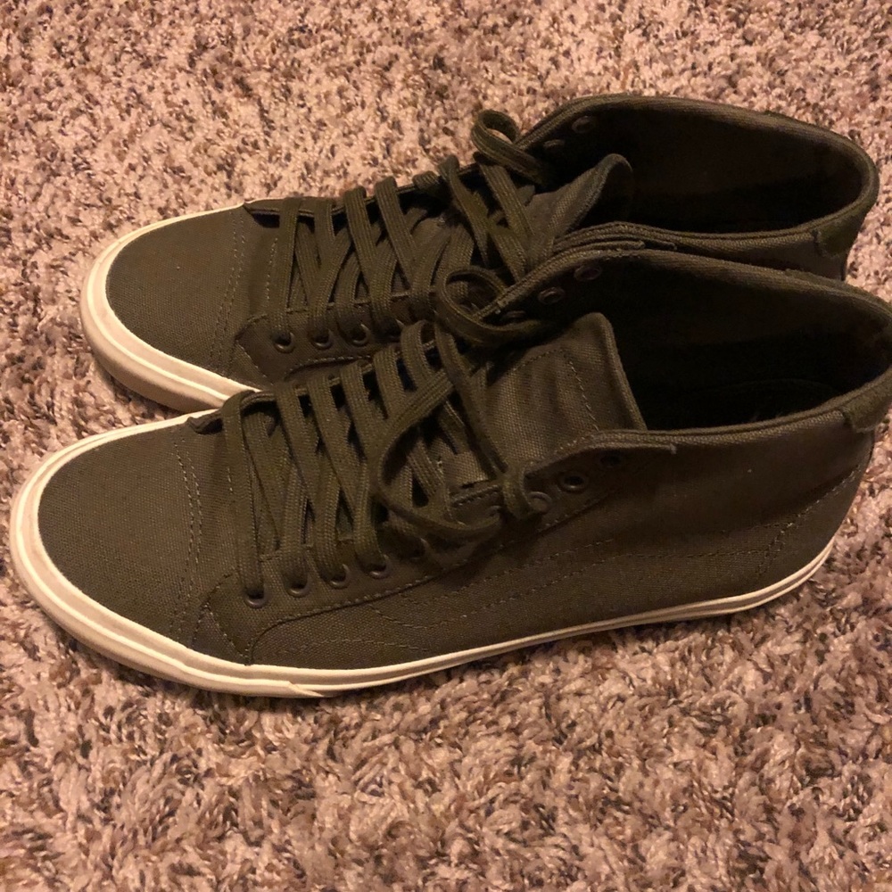 Vans High Top in Olive